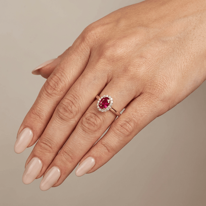 Ovaler Halo-Ring mit 1-Karat-Diamanten (im Labor gezüchtet), 18 Karat Gelbgold