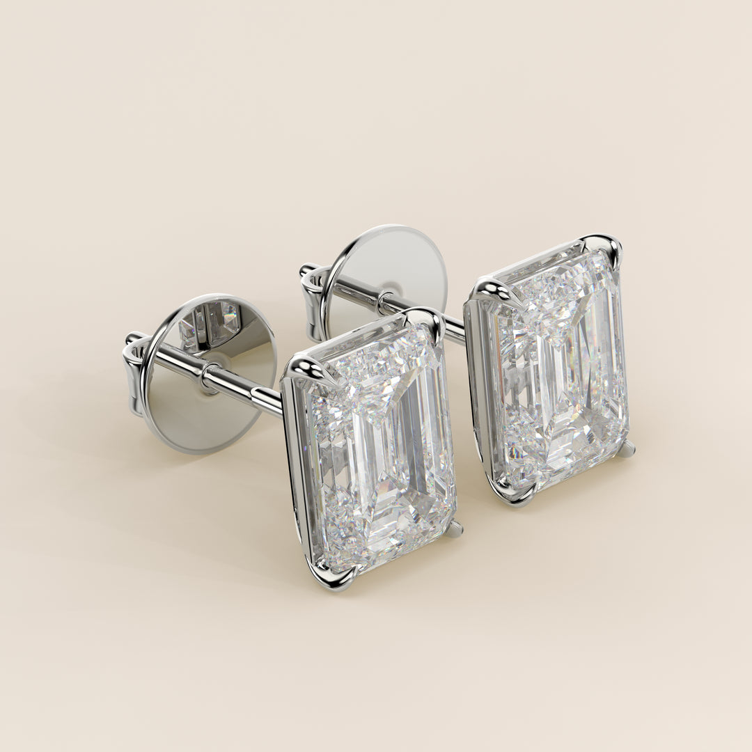 Daisy - Smaragdgrüne Ohrstecker mit im Labor gezüchteten Diamanten