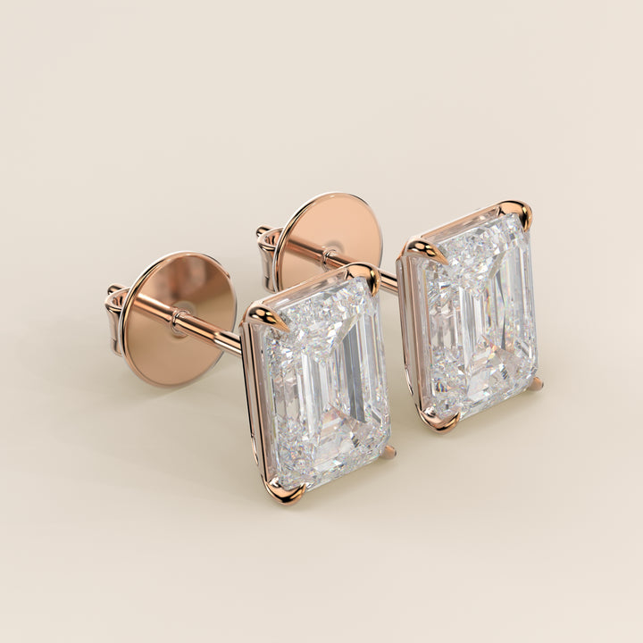 Daisy - Smaragdgrüne Ohrstecker mit im Labor gezüchteten Diamanten