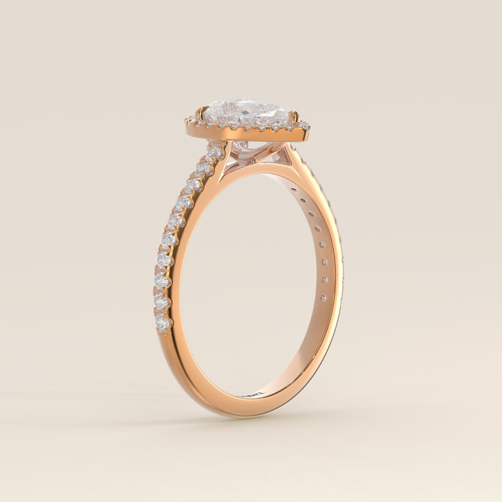 Rosie – Birnenförmiger Halo-Ring mit im Labor gezüchtetem Diamanten und Pavé-Fassung