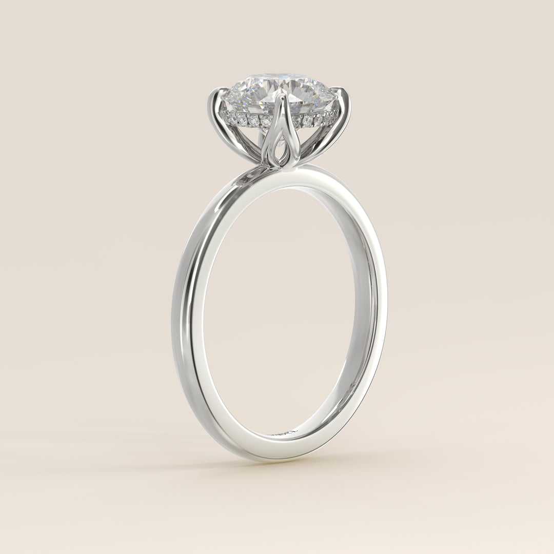 Lynn - Round Solitair Lab Grown Diamond Ring with Petal Prongs and Hidden Halo