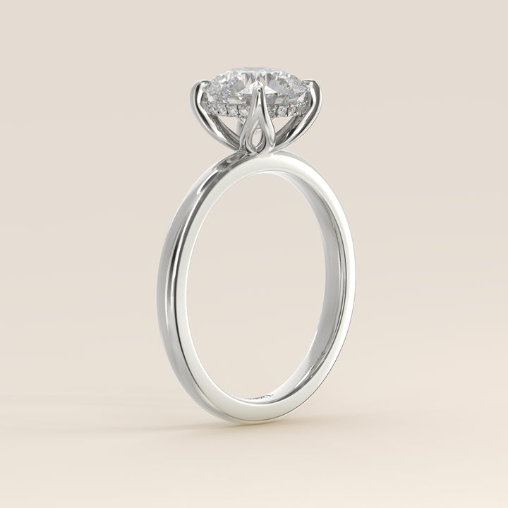 Lynn - Round Solitair Lab Grown Diamond Ring with Petal Prongs and Hidden Halo
