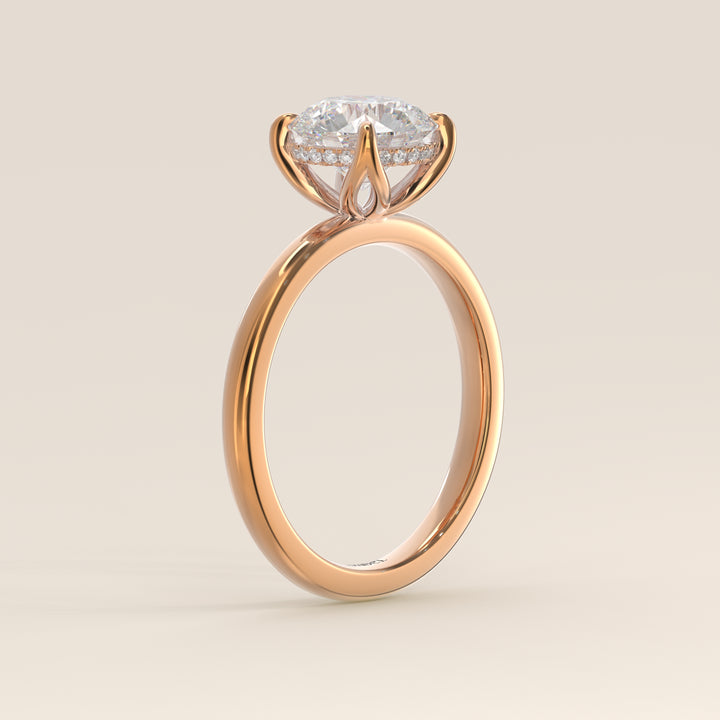 Lynn - Round Solitair Lab Grown Diamond Ring with Petal Prongs and Hidden Halo