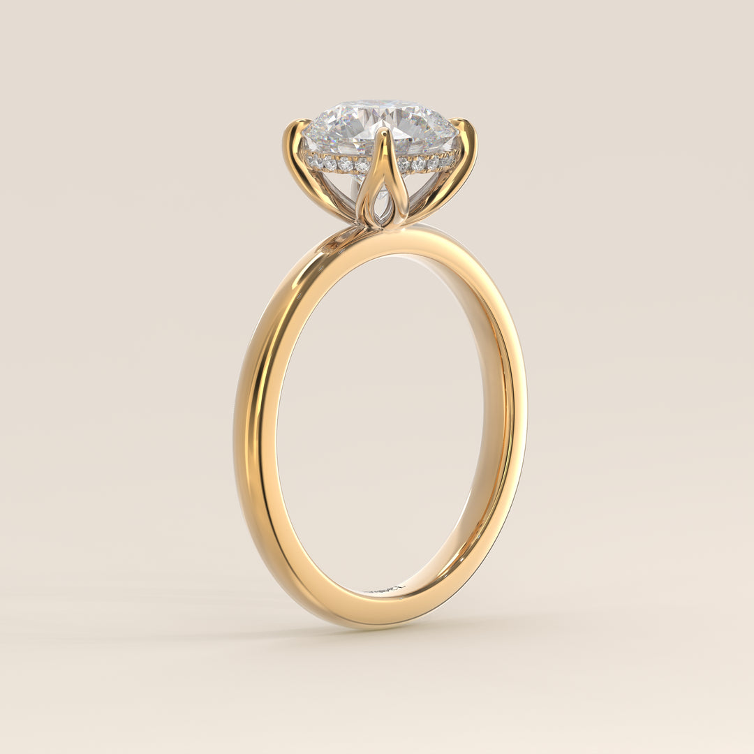 Lynn - Round Solitair Lab Grown Diamond Ring with Petal Prongs and Hidden Halo