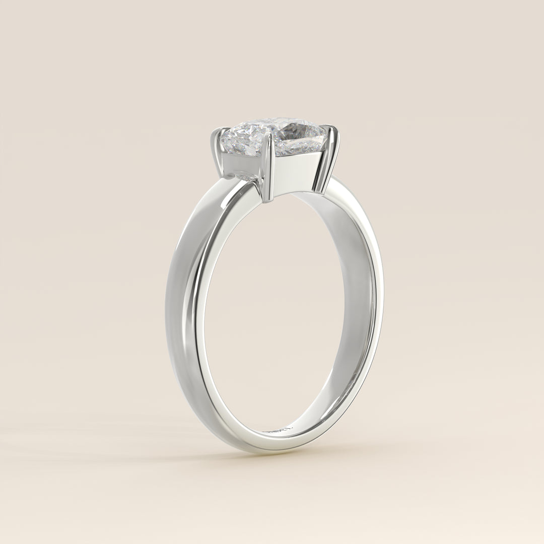 Joan - Anillo de diamantes cultivados en laboratorio, talla cojín alargada, con banda ancha.