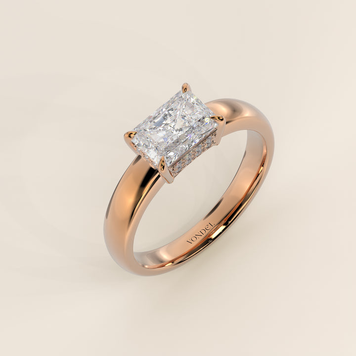 Joanne – Radiant East-West Laborgezüchteter Diamantring mit doppeltem verstecktem Heiligenschein und breiter Ringschiene