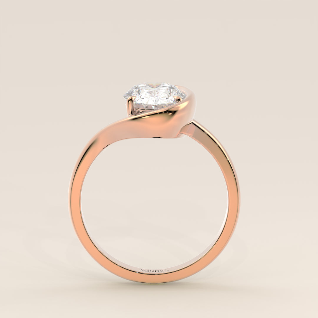 Bente - Oval Lab Grown Diamond Half Bezel Wave Ring