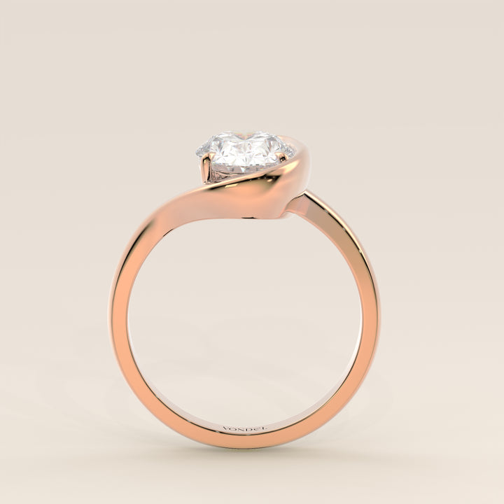 Bente - Oval Lab Grown Diamond Half Bezel Wave Ring