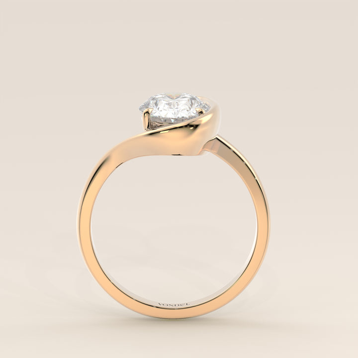 Bente - Oval Lab Grown Diamond Half Bezel Wave Ring