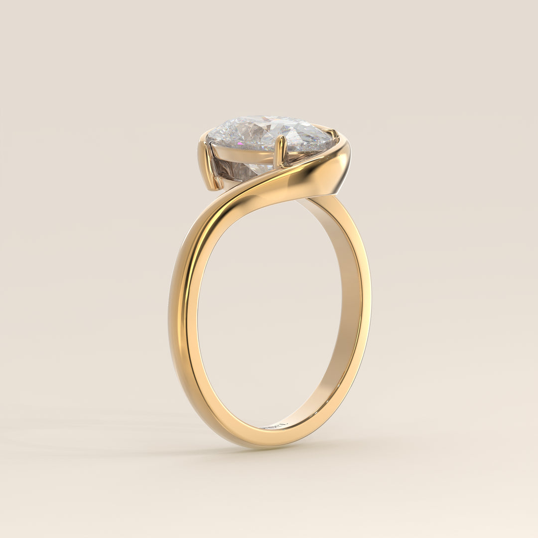 Bente - Oval Lab Grown Diamond Half Bezel Wave Ring