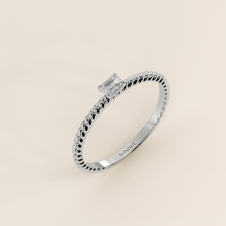 Bowie - Emerald Lab Grown Diamond Ring with Twisted Band