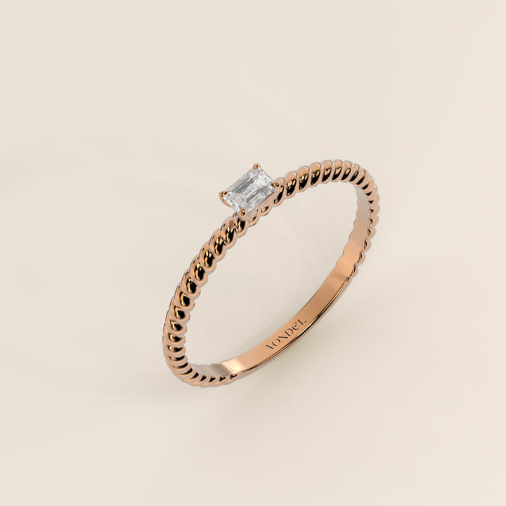 Bowie - Emerald Lab Grown Diamond Ring with Twisted Band
