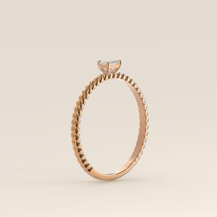 Bowie - Emerald Lab Grown Diamond Ring with Twisted Band