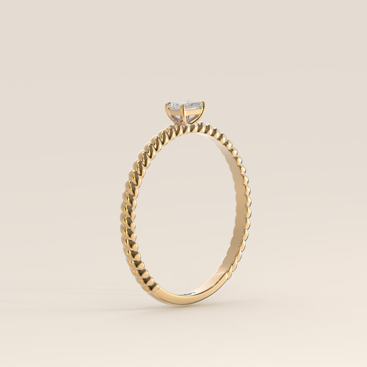 Bowie - Emerald Lab Grown Diamond Ring with Twisted Band