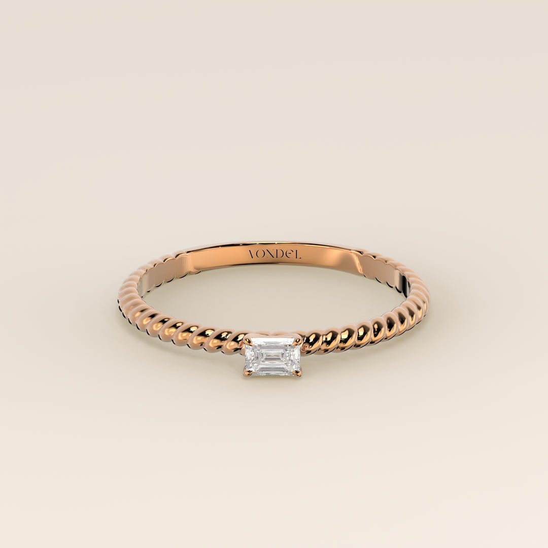 Bowie - Emerald Lab Grown Diamond Ring with Twisted Band