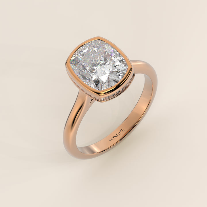 Zaar - Elongated Cushion Lab Grown Diamond Ring Solitair with Bezel Setting, Cathedral Setting and Hidden Halo