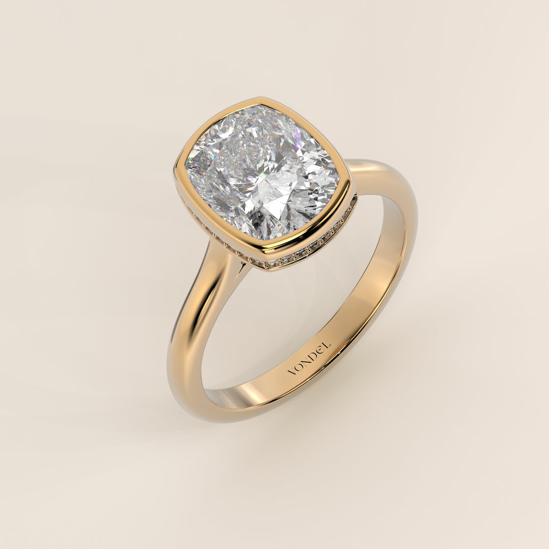 Zaar - Elongated Cushion Lab Grown Diamond Ring Solitair with Bezel Setting, Cathedral Setting and Hidden Halo