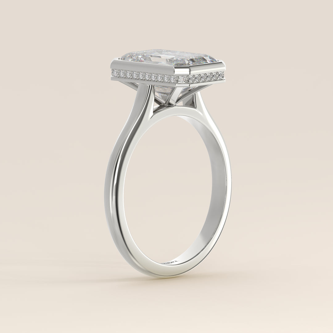 Zaar - Emerald Lab Grown Diamond Ring Solitair with Bezel Setting, Cathedral Setting and Hidden Halo