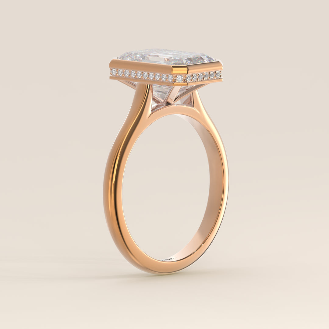 Zaar - Emerald Lab Grown Diamond Ring Solitair with Bezel Setting, Cathedral Setting and Hidden Halo