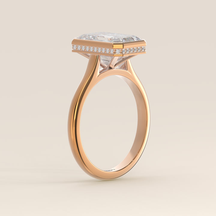 Zaar - Emerald Lab Grown Diamond Ring Solitair with Bezel Setting, Cathedral Setting and Hidden Halo