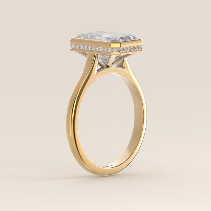 Zaar - Emerald Lab Grown Diamond Ring Solitair with Bezel Setting, Cathedral Setting and Hidden Halo