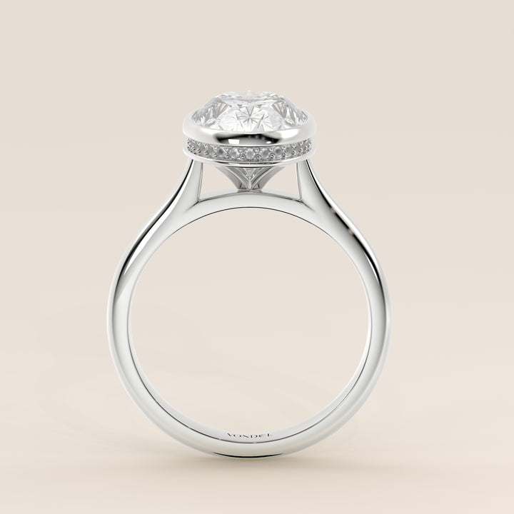 Zaar - Oval Lab Grown Diamond Ring Solitair with Bezel Setting, Cathedral Setting and Hidden Halo