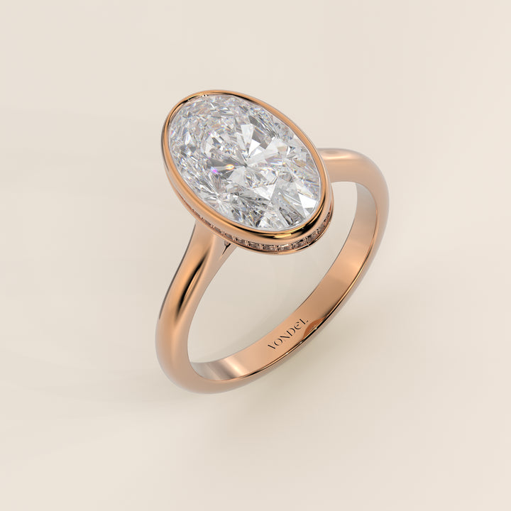 Zaar - Oval Lab Grown Diamond Ring Solitair with Bezel Setting, Cathedral Setting and Hidden Halo