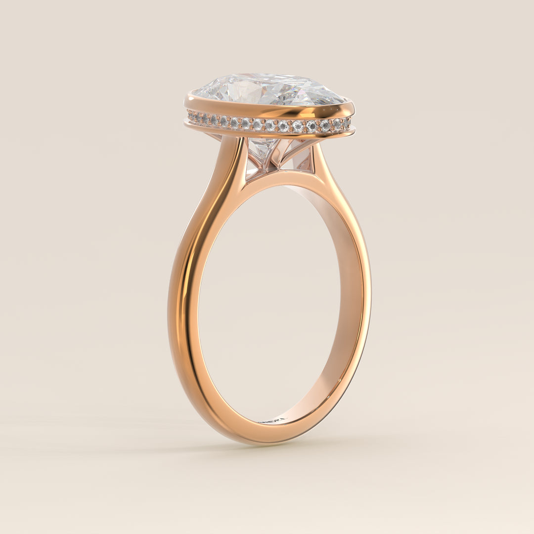 Zaar - Oval Lab Grown Diamond Ring Solitair with Bezel Setting, Cathedral Setting and Hidden Halo