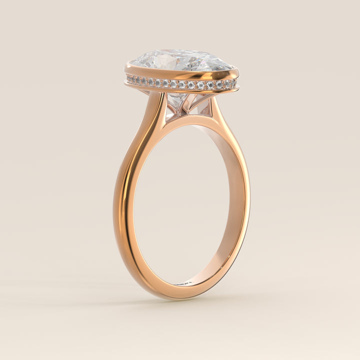 Zaar - Oval Lab Grown Diamond Ring Solitair with Bezel Setting, Cathedral Setting and Hidden Halo