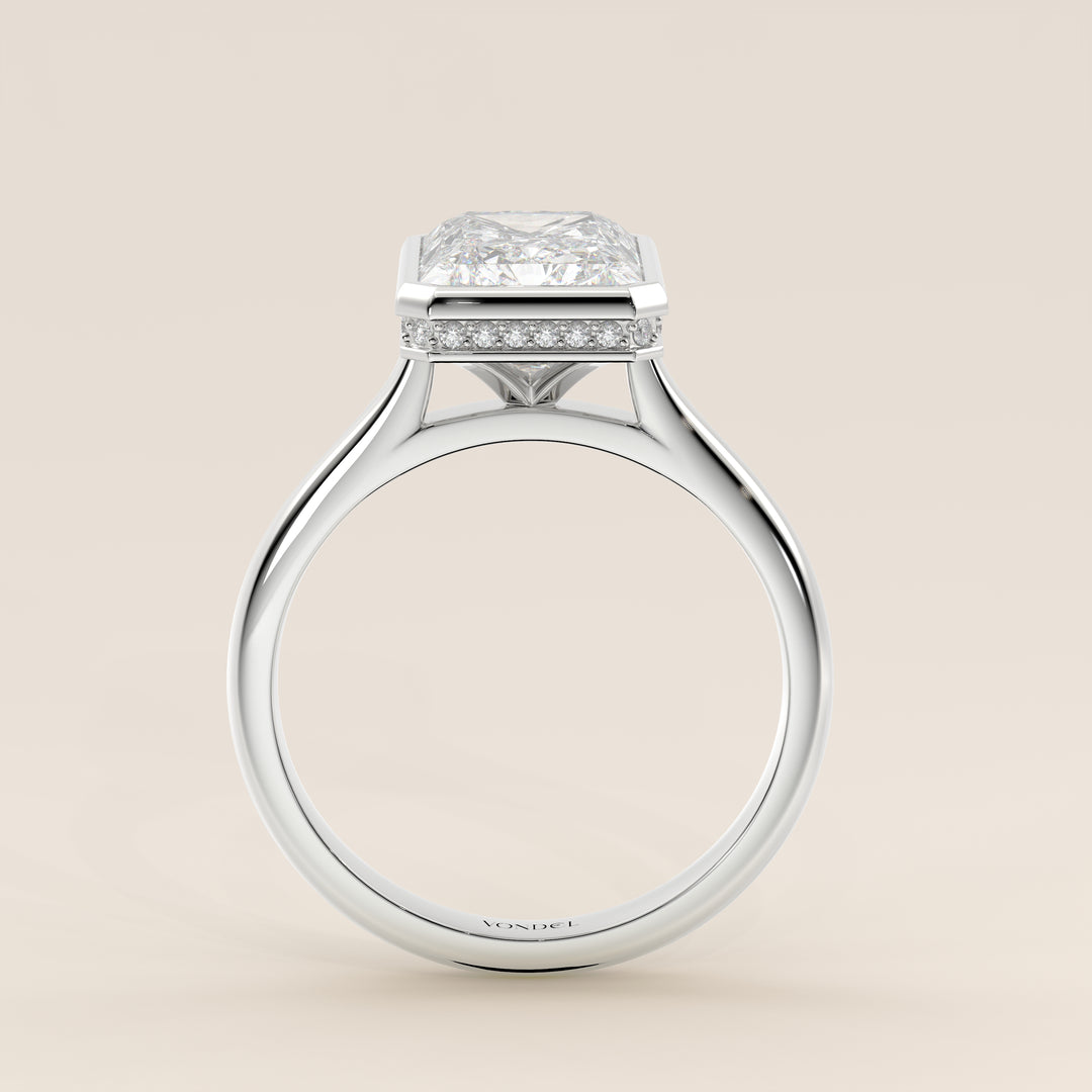 Zaar - Radiant Lab Grown Diamond Ring Solitair with Bezel Setting, Cathedral Setting and Hidden Halo