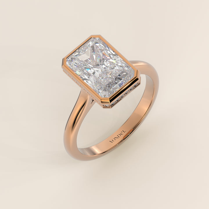 Zaar - Radiant Lab Grown Diamond Ring Solitair with Bezel Setting, Cathedral Setting and Hidden Halo