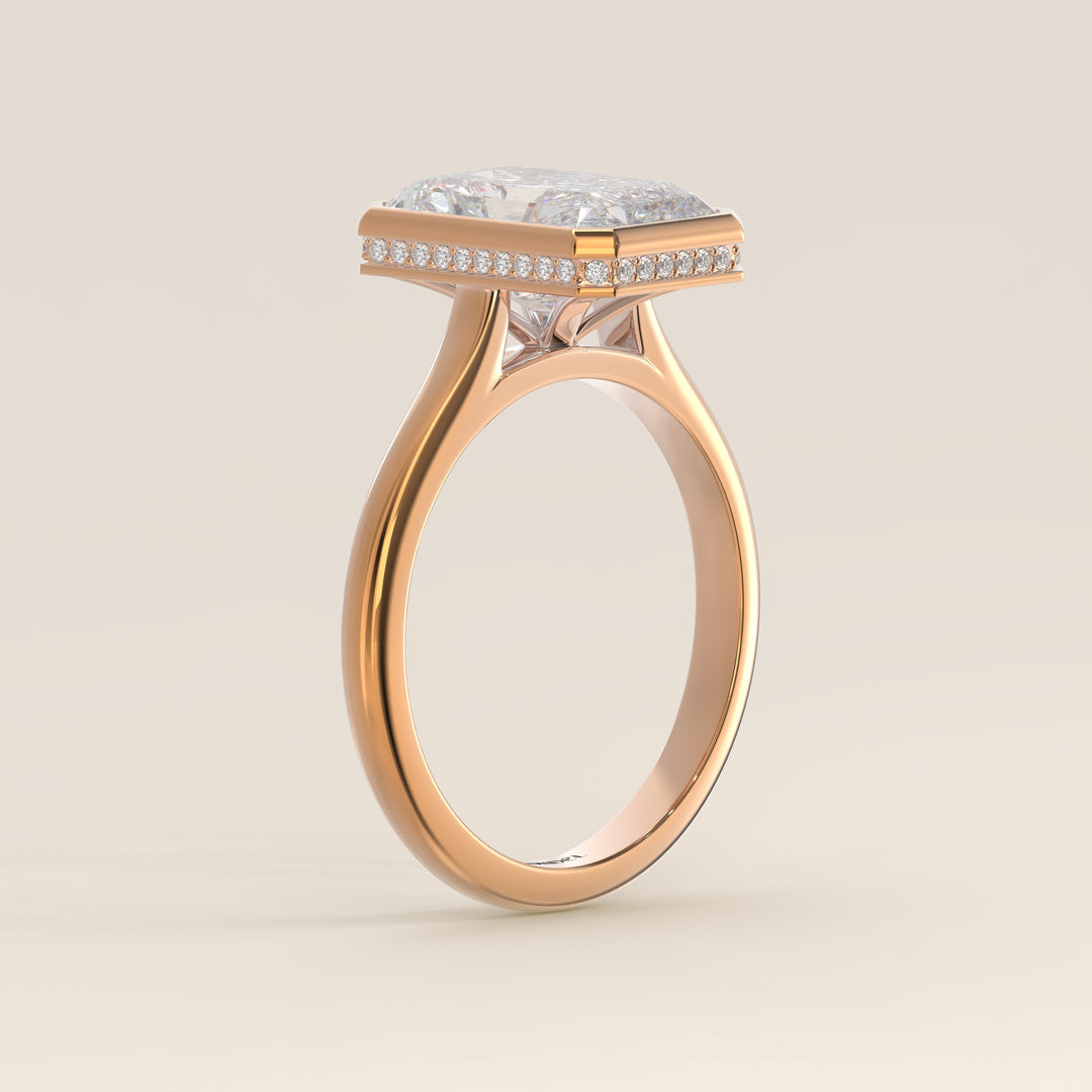 Zaar - Radiant Lab Grown Diamond Ring Solitair with Bezel Setting, Cathedral Setting and Hidden Halo