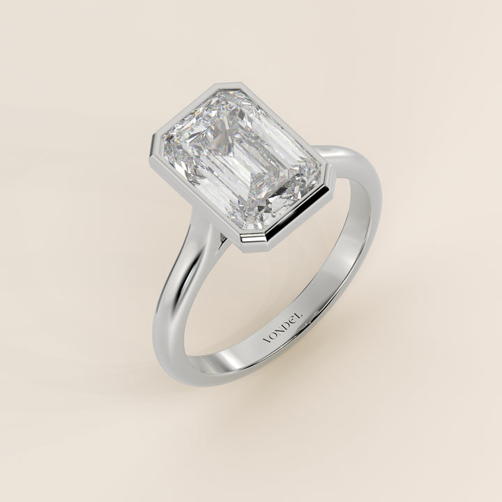 Mara - Emerald Lab Grown Diamond Ring Solitair with Bezel Setting and Cathedral Setting