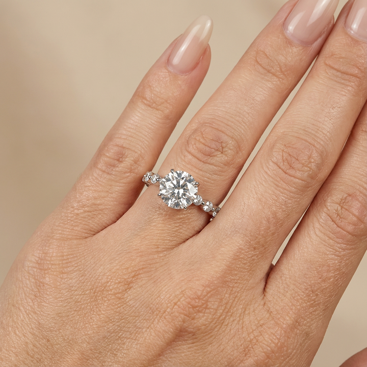 Kelly - Round Solitair Lab Grown Diamond Ring with Round Dot Diamond Band