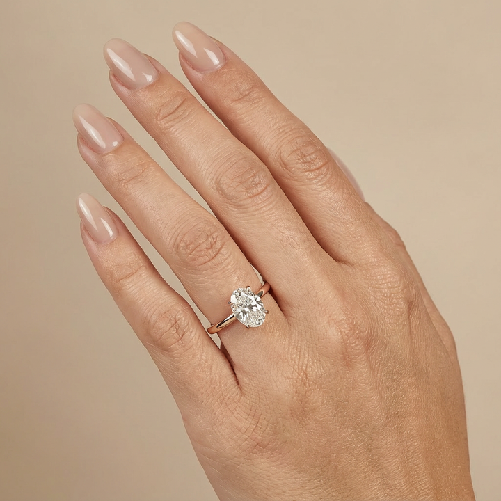 Lisa - Oval Lab Grown Diamond Ring Solitair with Hidden Halo