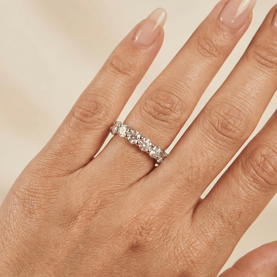 Eternity ring volledig gezet in lab grown diamanten