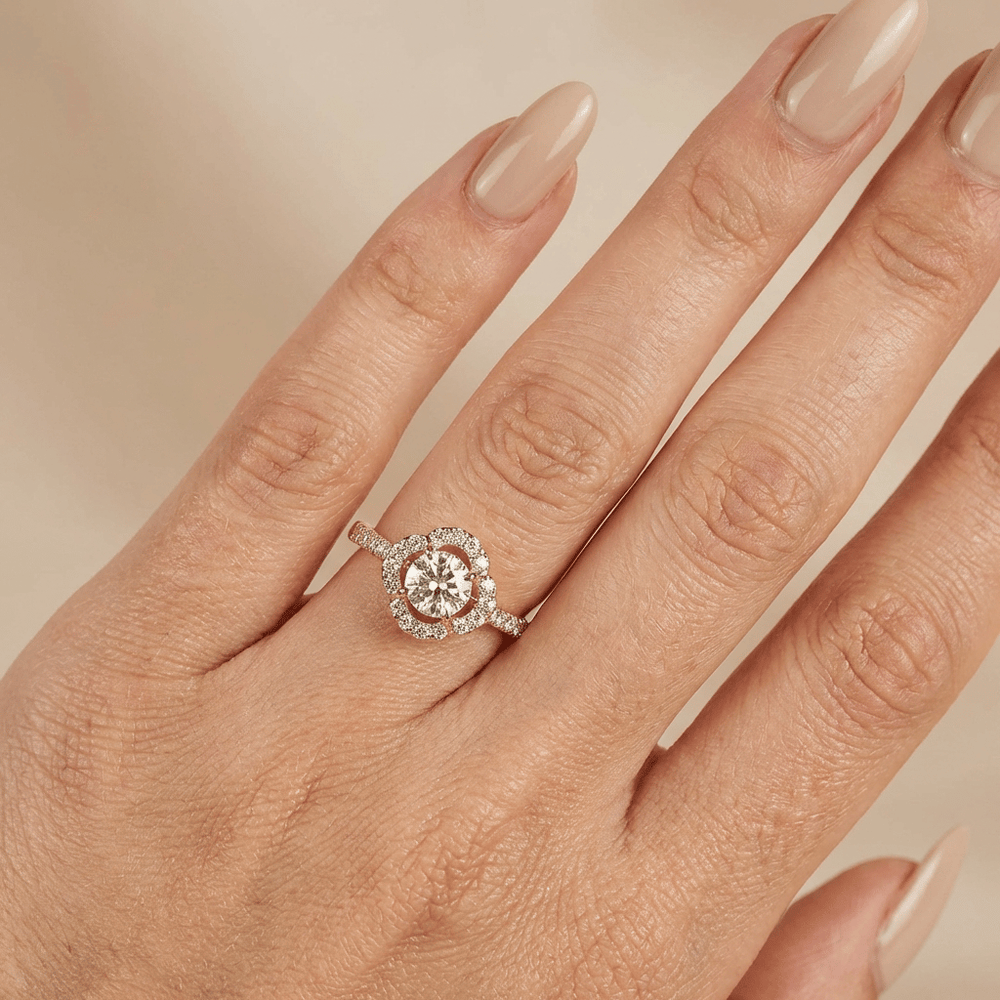 Flower pave ring met ronde briljant geelgoud
