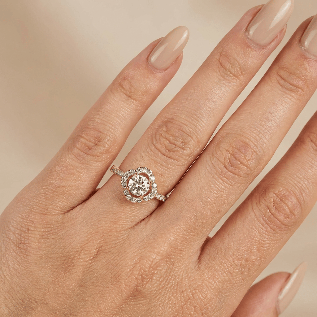 Flower pave ring met ronde briljant geelgoud