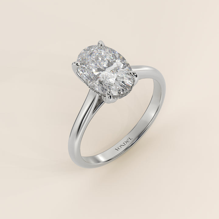 Lyann - Ovale Solitair Petal Prong With Hidden Halo