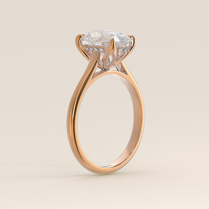 Lyann - Ovale Solitair Petal Prong With Hidden Halo
