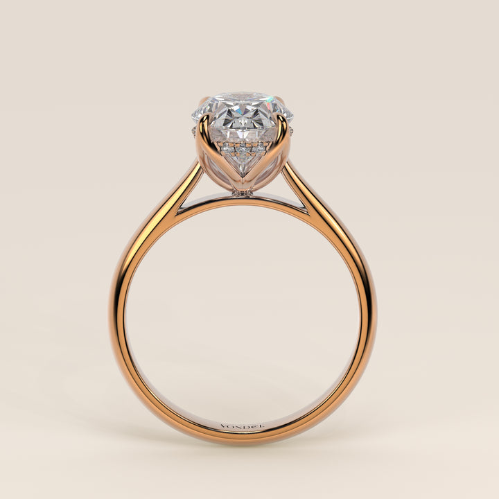 Lyann - Ovale Solitair Petal Prong With Hidden Halo