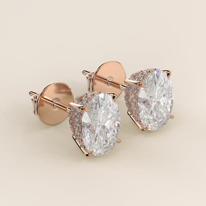 Ovale Ohrstecker mit im Labor gezüchteten Diamanten, doppeltem, verdecktem Halo und Korbfassung, Roségold
