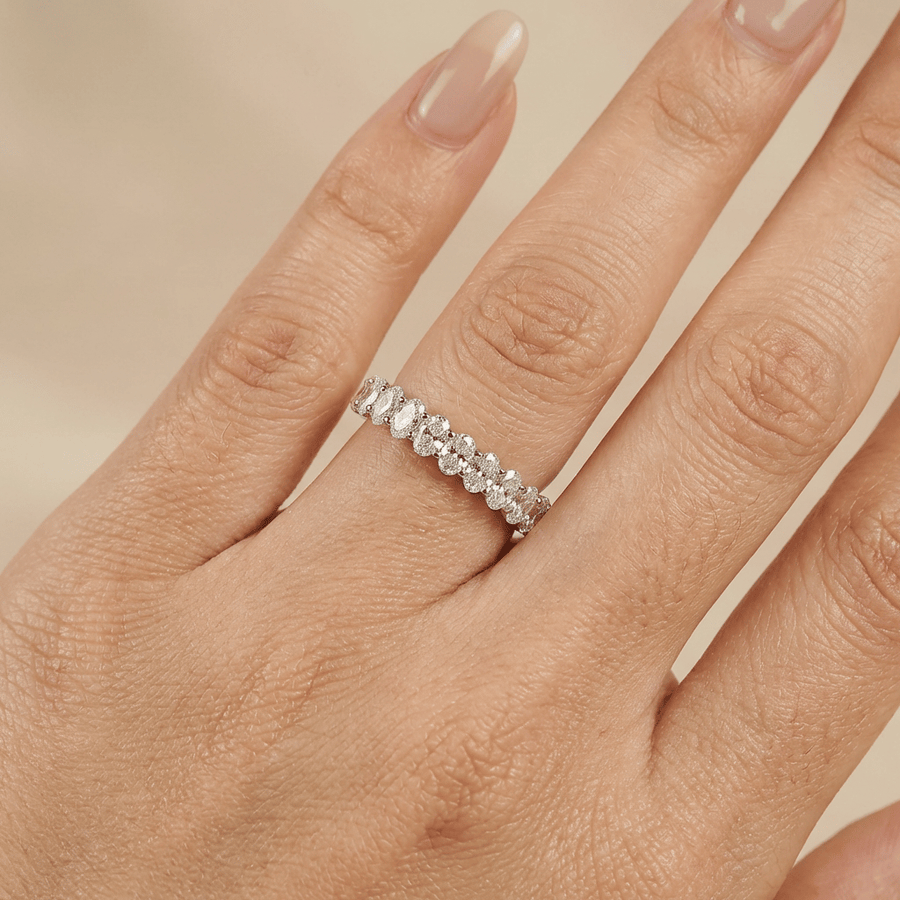 Ovaal rijring lab grown diamant 18k goud 