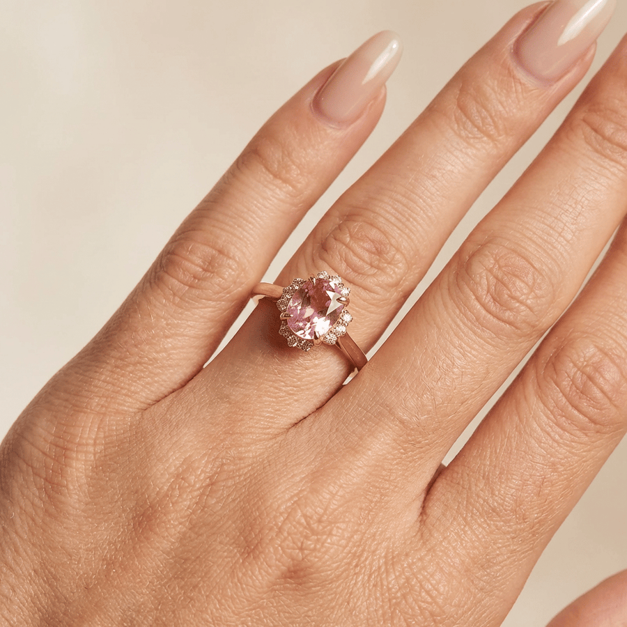 Pink sapphire radiant lab grown diamant ring
