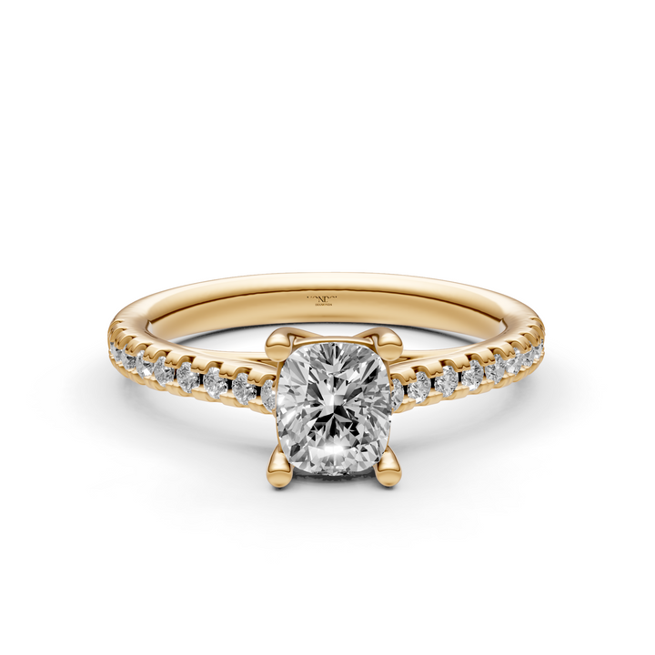 Solitair Elongated Cushion Crossover Ring met Pavé Band