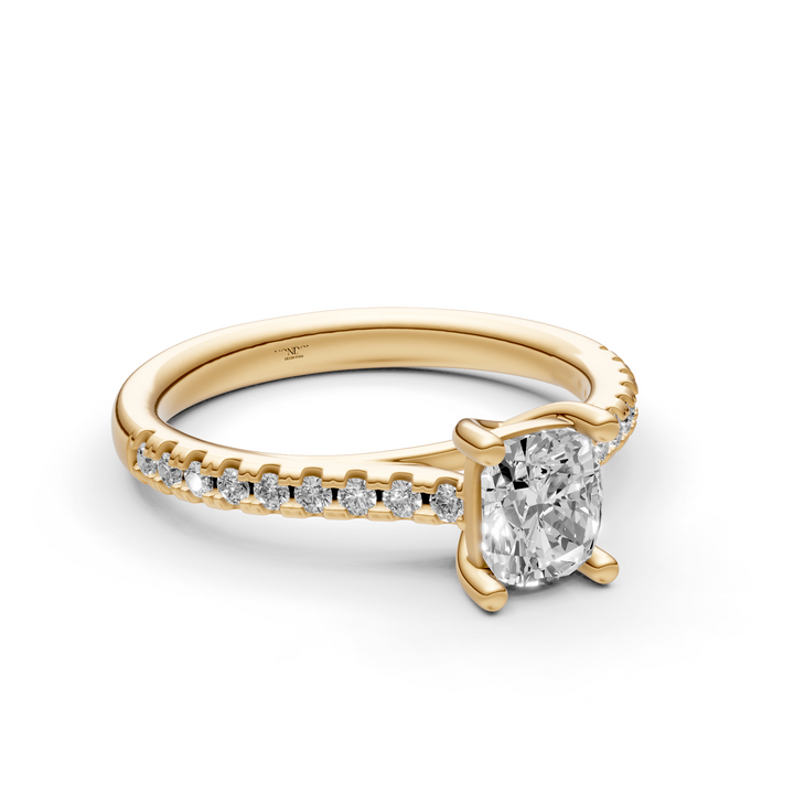 Solitair Elongated Cushion Crossover Ring met Pavé Band
