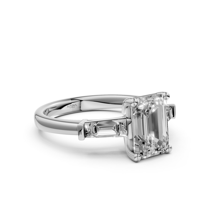 Emerald Baguette Trilogyy Ring - 2,72 ct