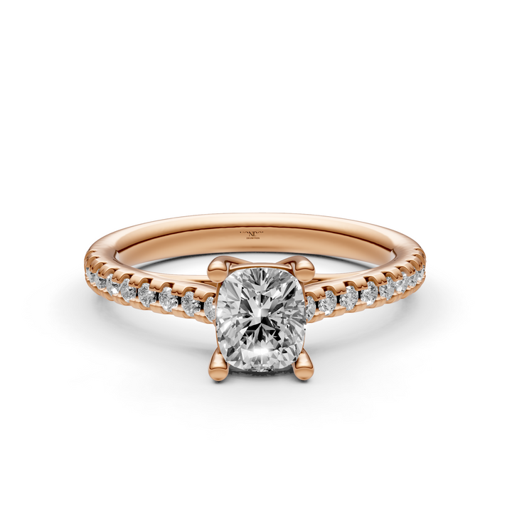 Solitair Elongated Cushion Crossover Ring met Pavé Band