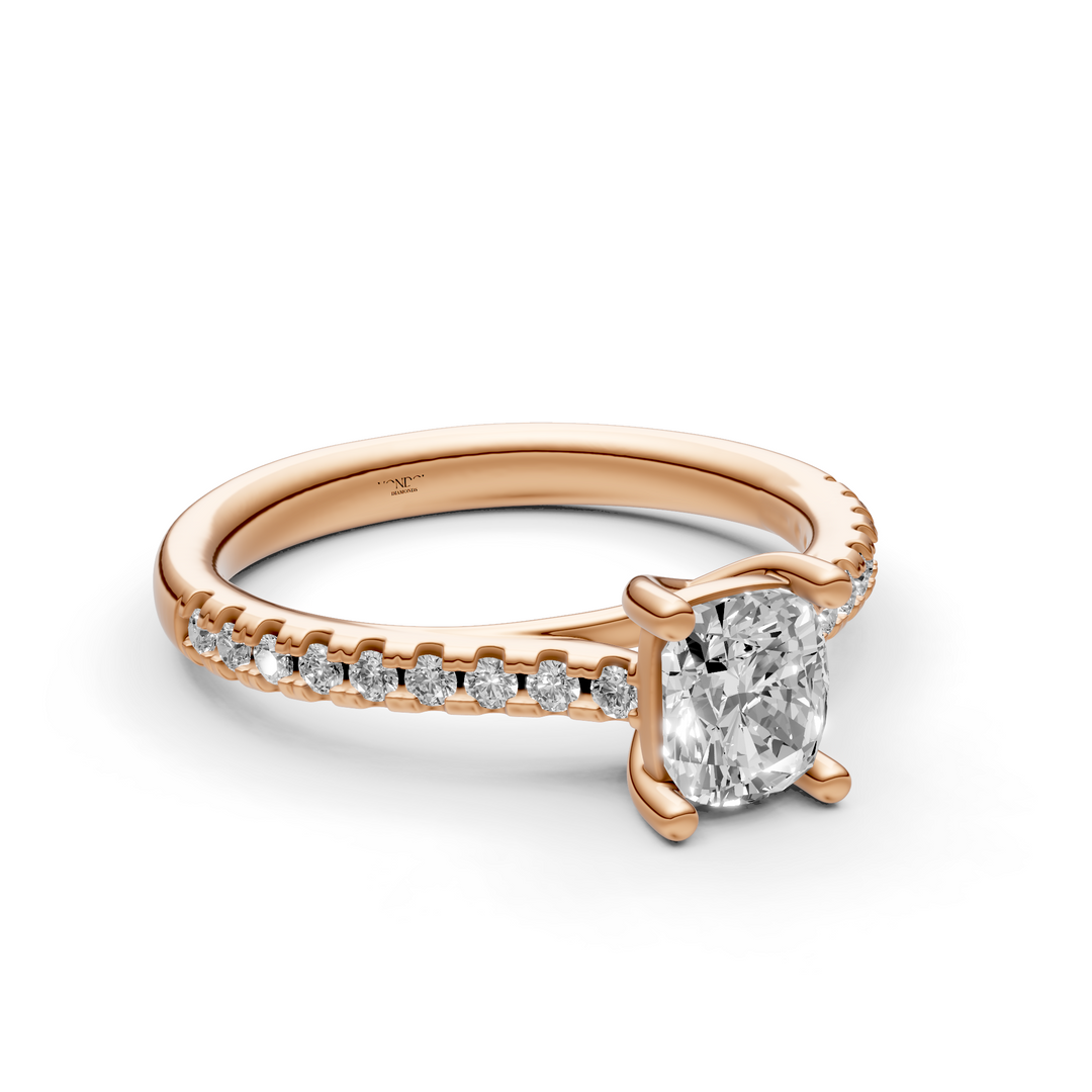 Solitair Elongated Cushion Crossover Ring met Pavé Band