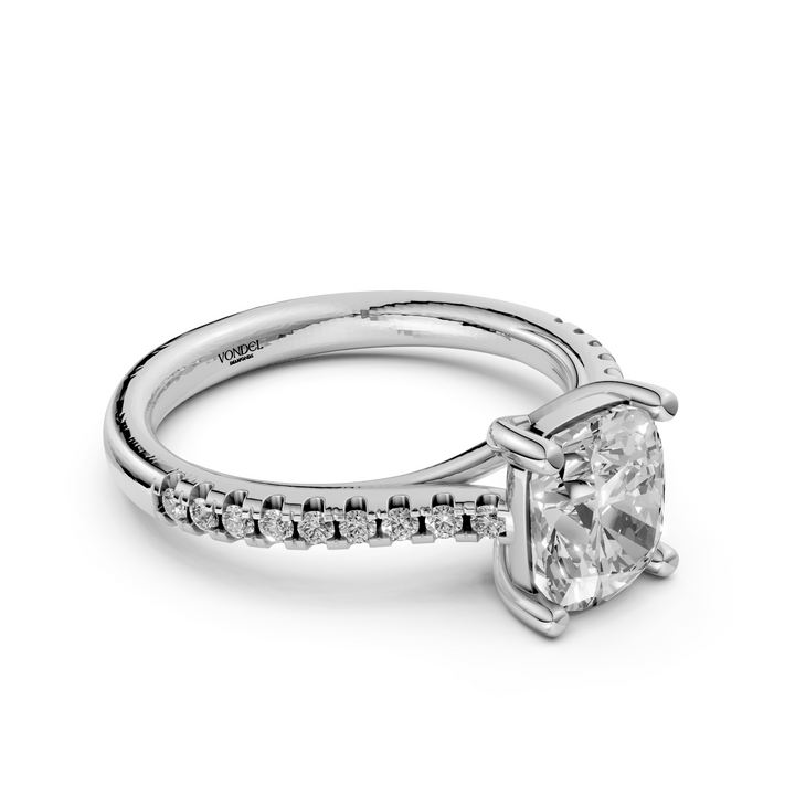Solitair Elongated Cushion Crossover Ring met Pavé Band - 18K Witgoud - 0,99 ct